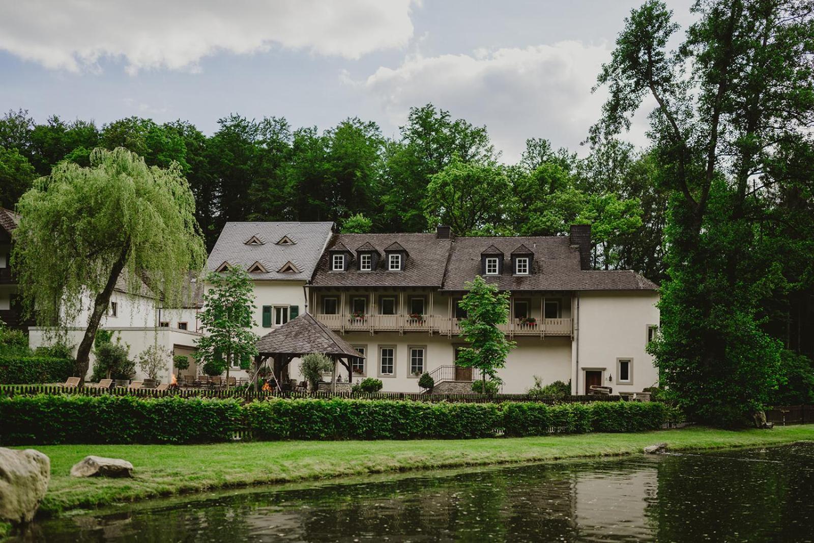 Alte Baeckerei Apartment Bescheid Exterior photo