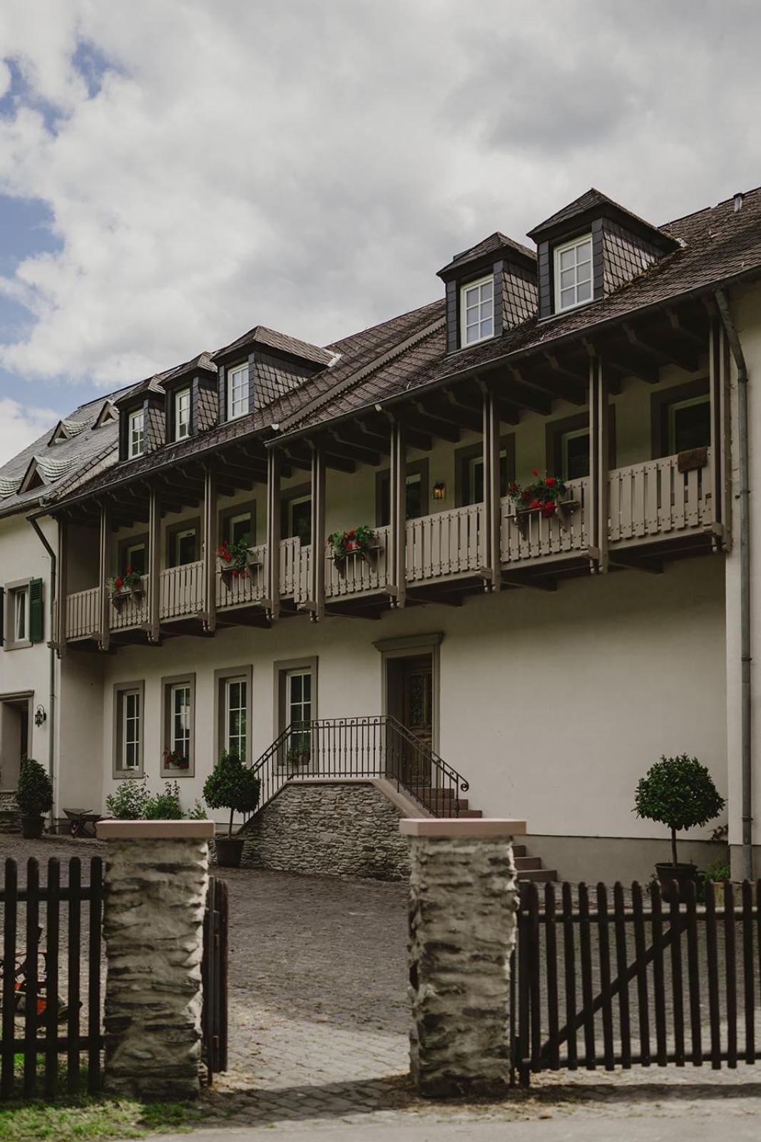 Alte Baeckerei Apartment Bescheid Exterior photo